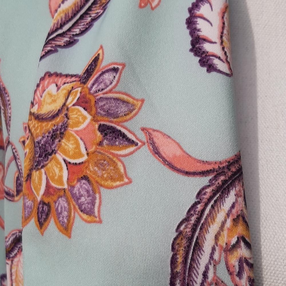 LAST 1! PLUS Blue Floral Print Blazer - Picture 8 of 10